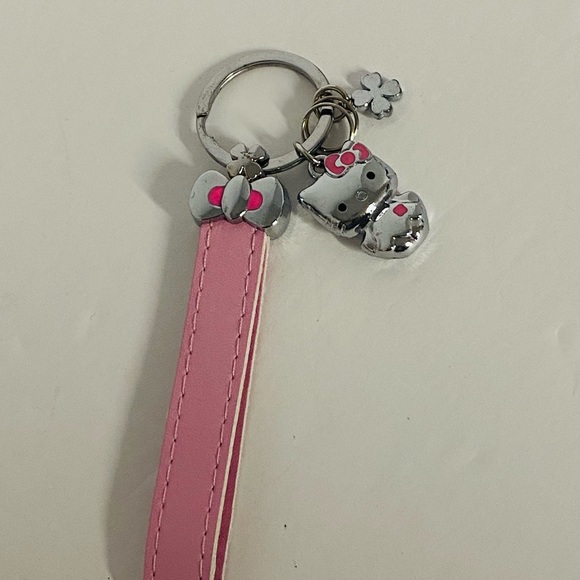 Hello Kitty keychain - Picture 2 of 3